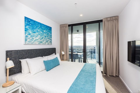 Boardwalk Burleigh Beach - Official - Tourism Guide 13