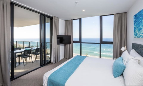 Boardwalk Burleigh Beach - Official - Tourism Guide 4