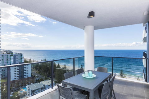 Boardwalk Burleigh Beach - Official - Tourism Guide 22