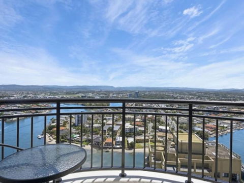 Beach Stay - Ocean & Riverview Resort Chevron Renaissance Central Surfers Paradise - Travel Search 14