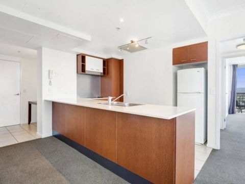 Beach Stay - Ocean & Riverview Resort Chevron Renaissance Central Surfers Paradise - Travel Search 11