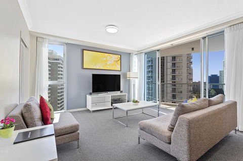 Beach Stay - Ocean & Riverview Resort Chevron Renaissance Central Surfers Paradise - Travel Search 7