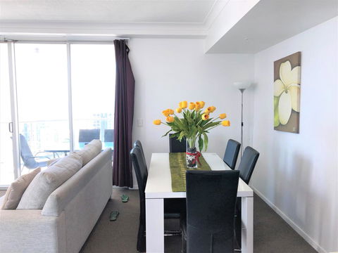 Beach Stay - Ocean & Riverview Resort Chevron Renaissance Central Surfers Paradise - Travel Search 4
