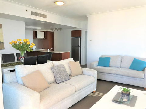 Beach Stay - Ocean & Riverview Resort Chevron Renaissance Central Surfers Paradise - Travel Search 20