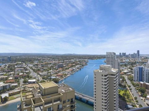 Beach Stay - Ocean & Riverview Resort Chevron Renaissance Central Surfers Paradise - Travel Search 15