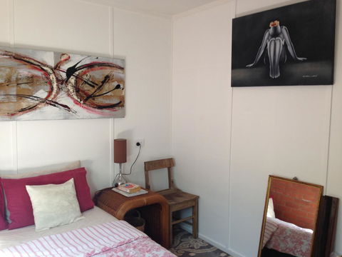 XYL Pets Friendly Seaside Boutique Guesthouse - Tourism Guide 13