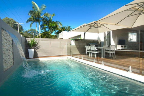 Beach House On Tradewinds Avenue - Travel Search 0