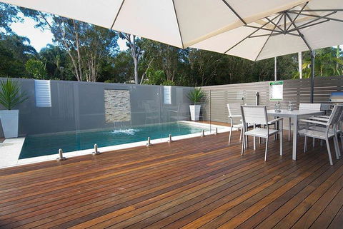Beach House On Tradewinds Avenue - Travel Search 11