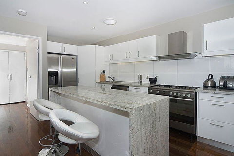 Beach House On Tradewinds Avenue - Travel Search 4