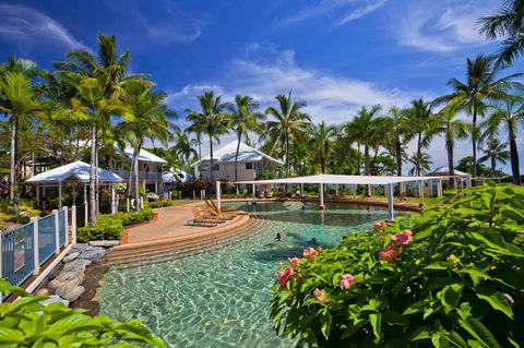 Coral Sands Beachfront Resort - Travel Search 1