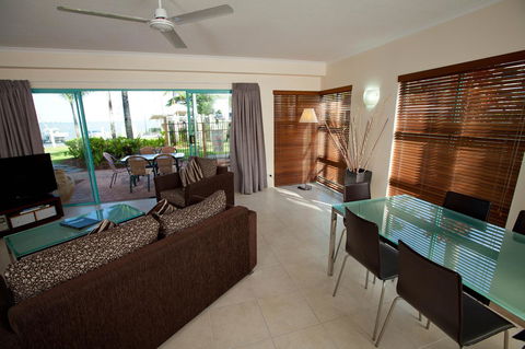 Coral Sands Beachfront Resort - Travel Search 9