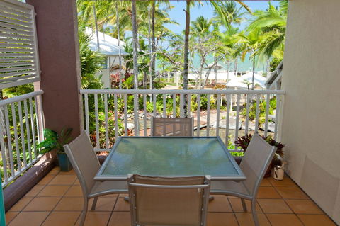 Coral Sands Beachfront Resort - Travel Search 2