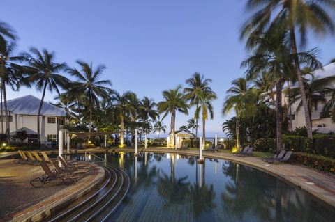 Coral Sands Beachfront Resort - Travel Search 6
