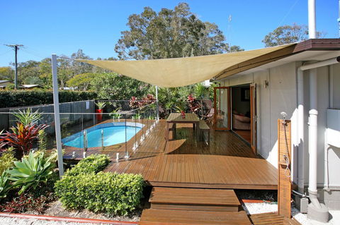 Beach House On Jones Parade, Central Coolum Beach - Travel Search 0