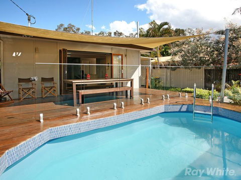 Beach House On Jones Parade, Central Coolum Beach - Travel Search 3