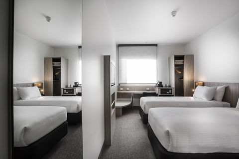 Ibis Mackay - Travel Agents 3