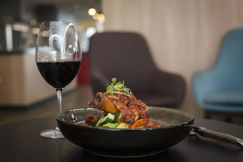 Ibis Mackay - Travel Agents 12