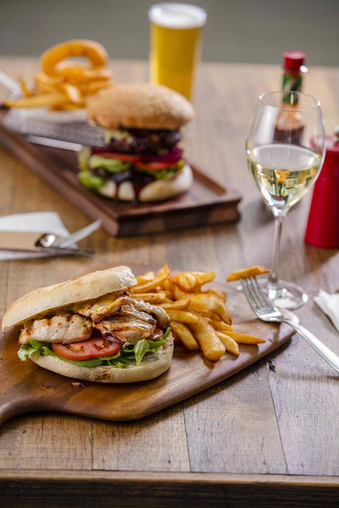 Ibis Mackay - Travel Agents 17