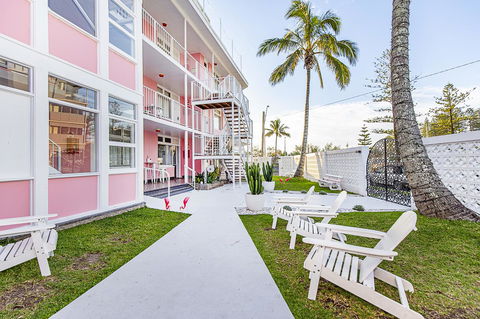 The Pink Hotel Coolangatta - Tourism Guide 0