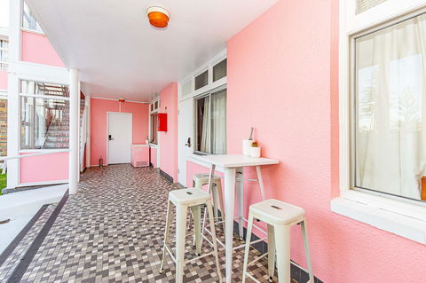 The Pink Hotel Coolangatta - Tourism Guide 3