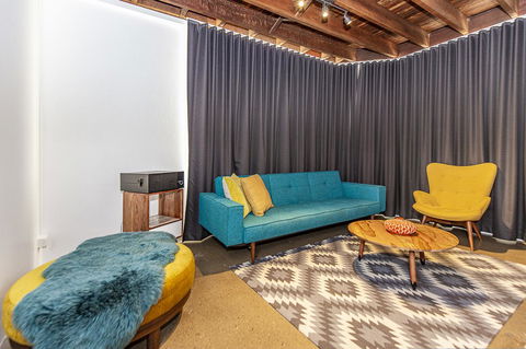 The Pink Hotel Coolangatta - Tourism Guide 21