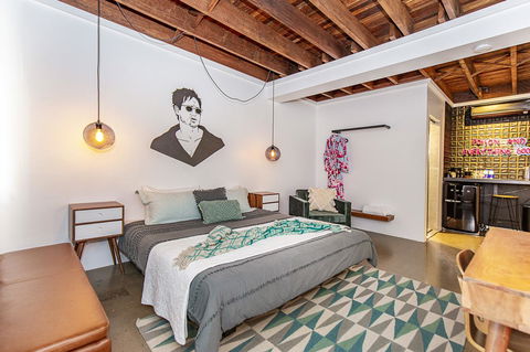 The Pink Hotel Coolangatta - Tourism Guide 24