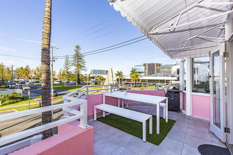The Pink Hotel Coolangatta - Tourism Guide 6