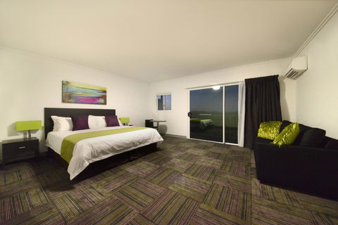 Mackay Oceanside Central Hotel Official - Travel Search 24