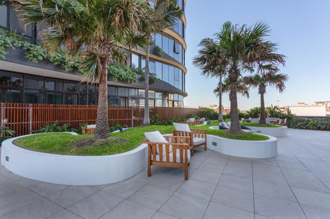 Hostrelax Residences On Alfred - Tourism Guide 14