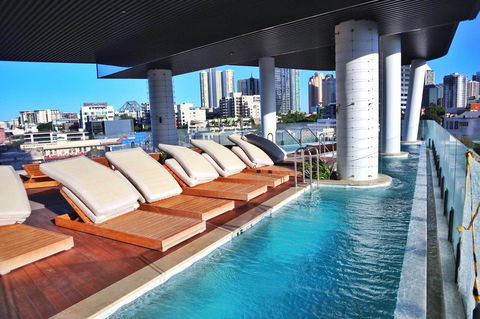 Hostrelax Residences On Alfred - Tourism Guide 3