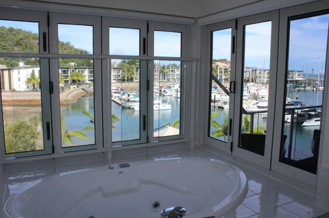 Beachside Apartment 17 - Travel Search 1