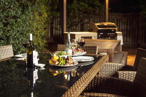 At The Sound Noosa Motel - Tourism Guide 9