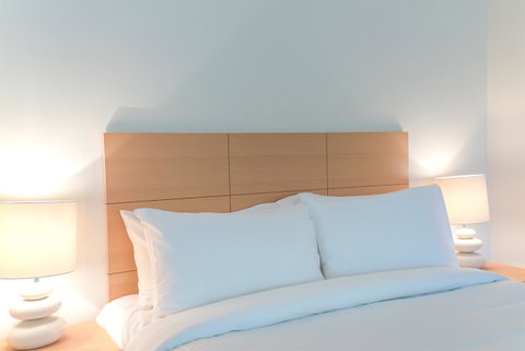 At The Sound Noosa Motel - Tourism Guide 35