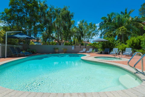 At The Sound Noosa Motel - Tourism Guide 10