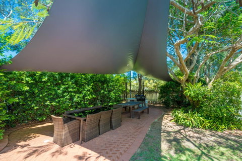 At The Sound Noosa Motel - Tourism Guide 3