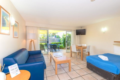 At The Sound Noosa Motel - Tourism Guide 37