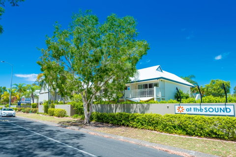 At The Sound Noosa Motel - Tourism Guide 21