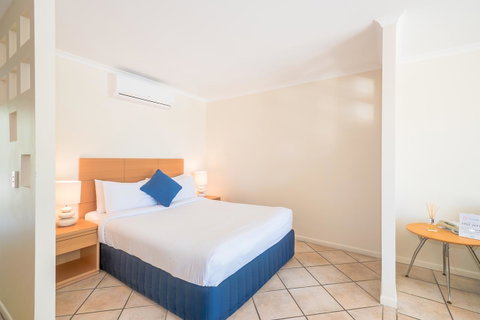 At The Sound Noosa Motel - Tourism Guide 24