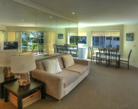 Le Beach Apartments - Tourism Guide 4