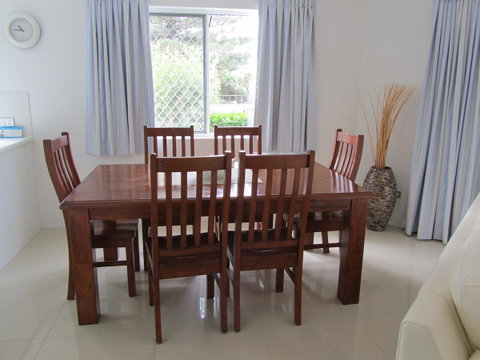 Le Beach Apartments - Tourism Guide 19