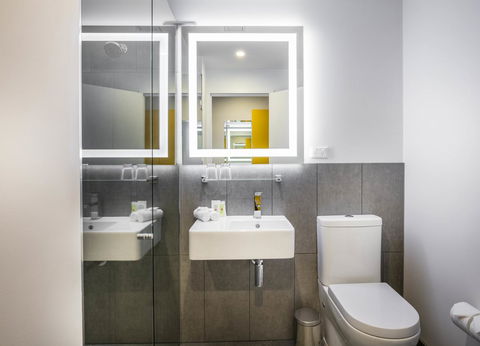 Ibis Styles Brisbane Elizabeth Street - Cruises Travel 7
