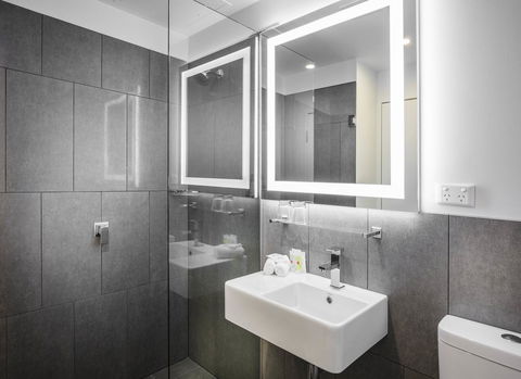 Ibis Styles Brisbane Elizabeth Street - Cruises Travel 11