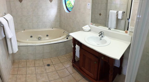 Country Gardens Motor Inn - Travel Agents 17