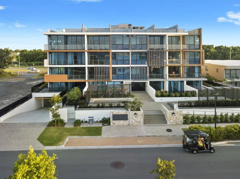 The Residences At The Peninsula - Tourism Guide 10
