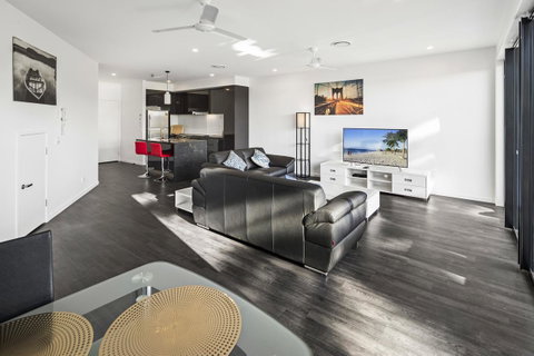 The Residences At The Peninsula - Tourism Guide 16