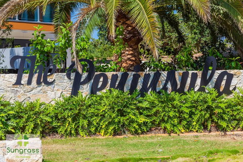The Residences At The Peninsula - Tourism Guide 12
