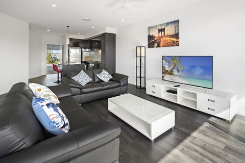 The Residences At The Peninsula - Tourism Guide 19
