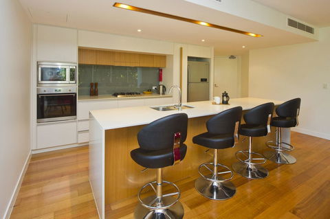 Maggies Beachfront Apartment 2 - Tourism Guide 3