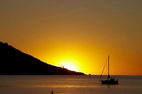 Maggies Beachfront Apartment 2 - Tourism Guide 5