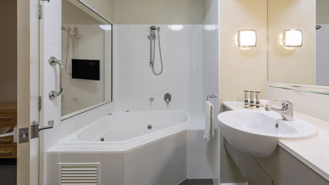 Oaks Hervey Bay Resort And Spa - Tourism Guide 11